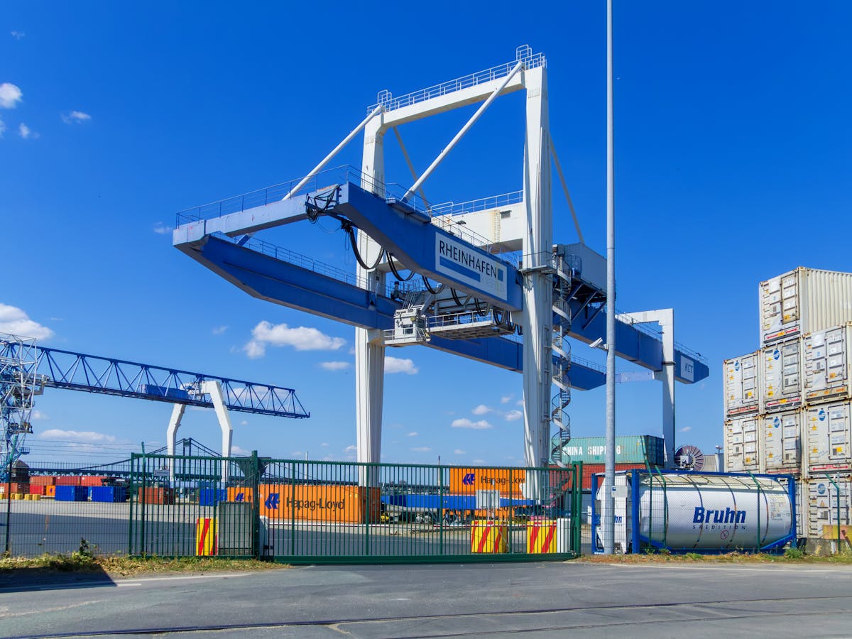 Drayage Explained: Port Container Transport in the US
